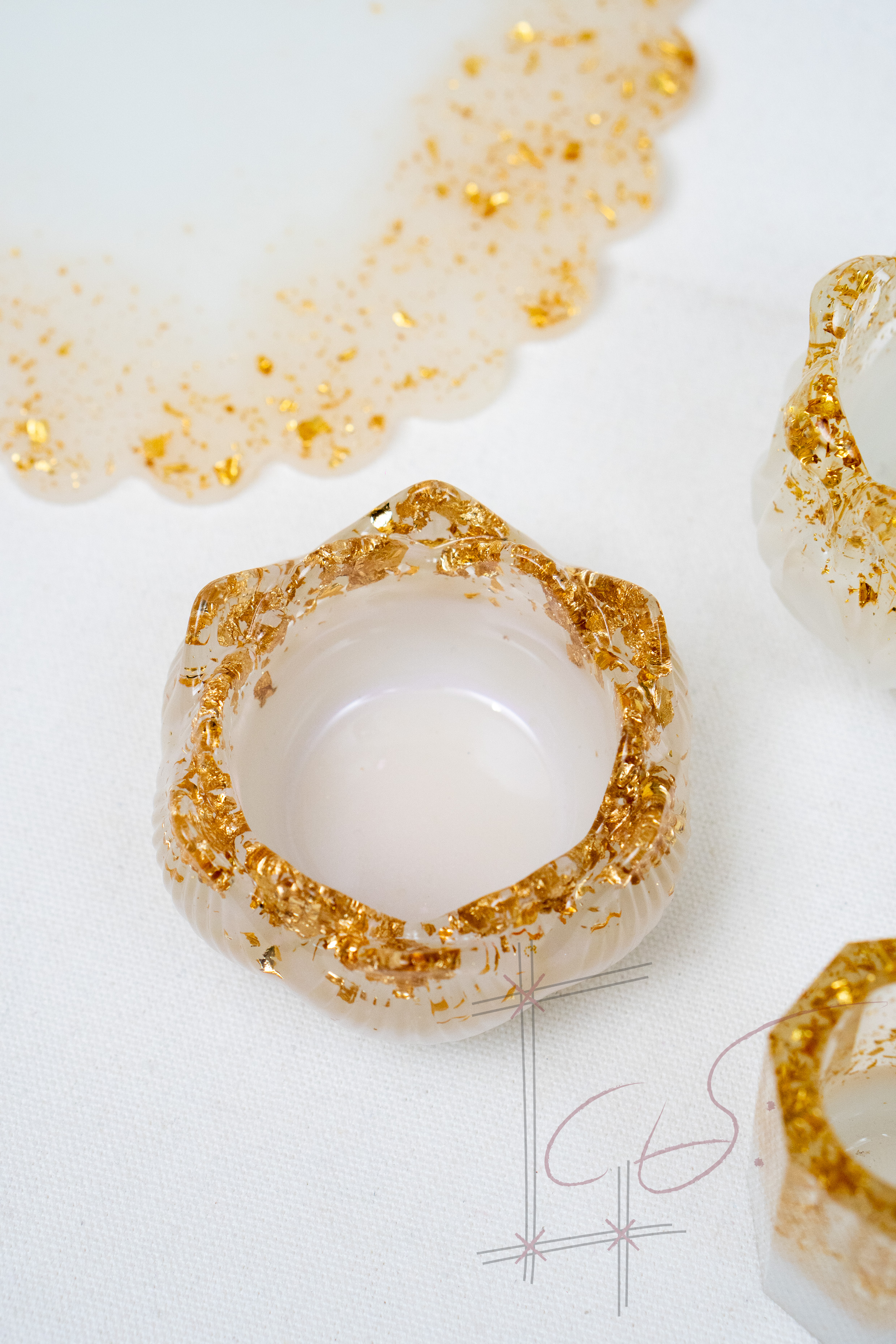 Resin Swan Taw Set
